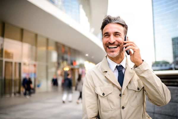 uomo al telefono2